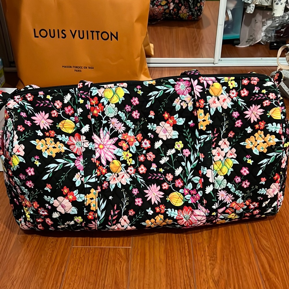 VERA BRADLEY BAG